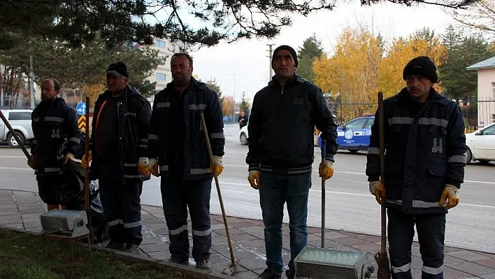 Erzurum'da 10 Kasım töreni
