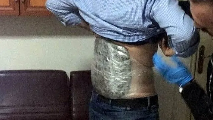 İran uyruklu şahıslar uyuşturucuyla yakalandı
