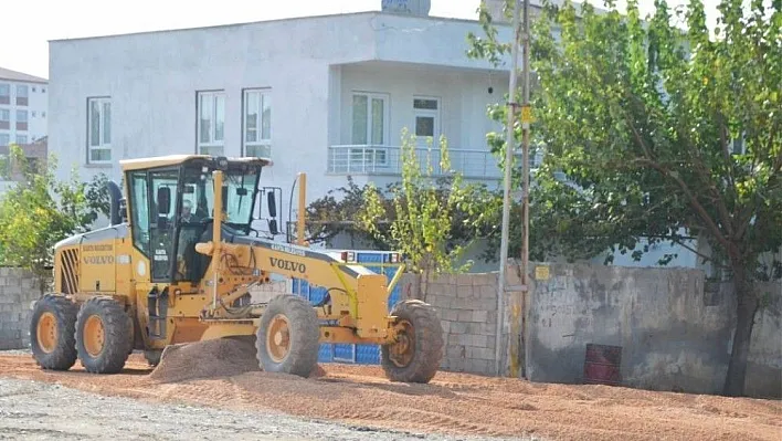 Kahta Belediyesi asfalt çalışmalarını sürdürüyor
