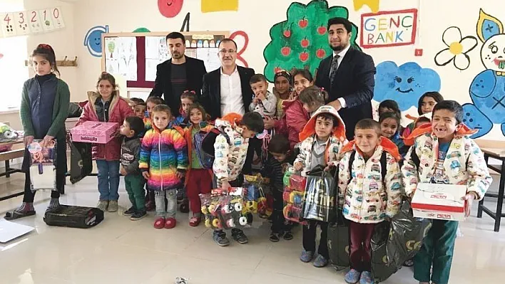 Dumlu İlköğretim Okulu öğrencilerine kışlık yardımı
