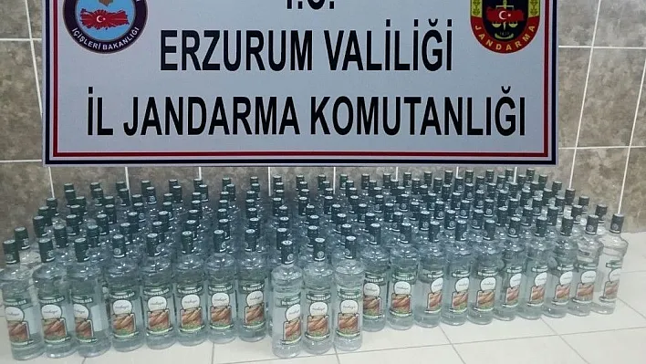 Erzurum'da 161 şişe kaçak alkol ile bin paket kaçak sigara ele geçirildi
