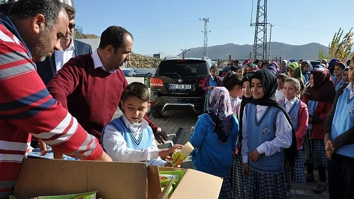 Okul temsilcisi seçim sözünü tuttu
