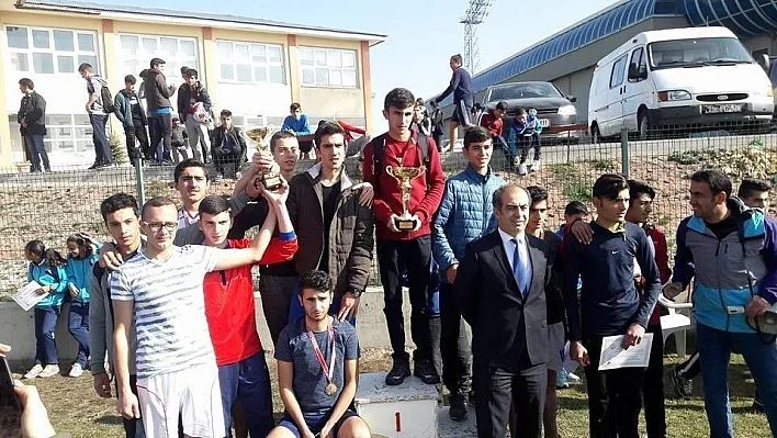 Erzurum'da puanlı atletizm heyecanı
