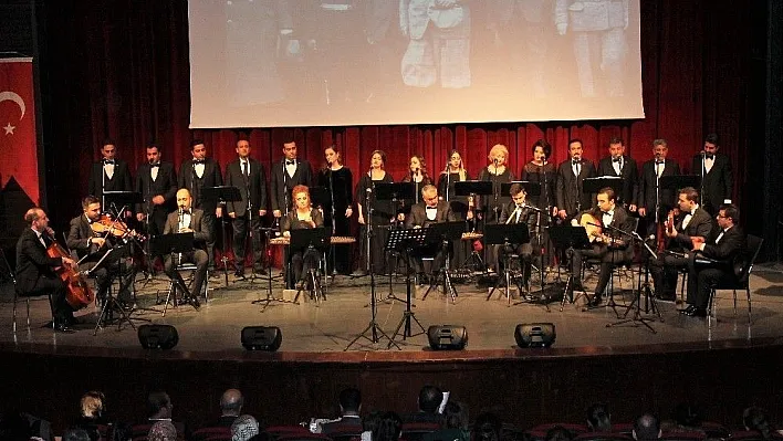 Elazığ'da Atatük'ün sevdiği eserler seslendirildi