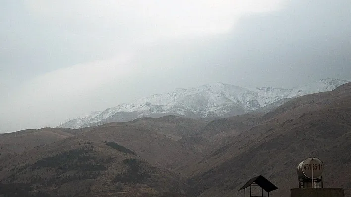 Adıyaman'a yılın ilk karı yağdı
