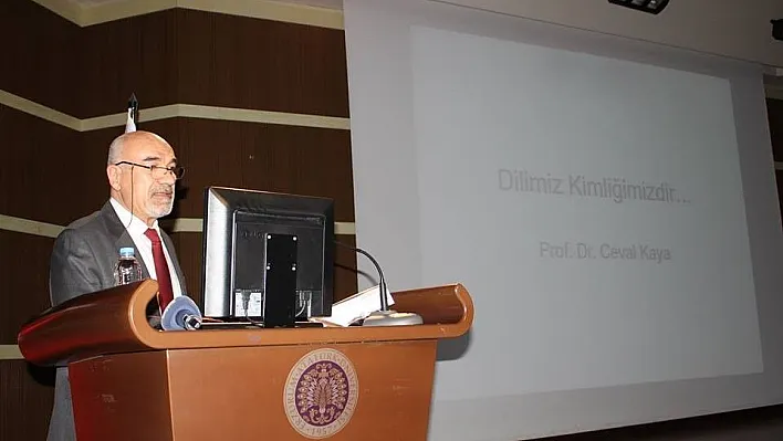 Erzurum'da 'Dilimiz Kimliğimizdir' konferansı
