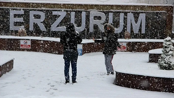 Erzurum'da yoğun kar yağışı
