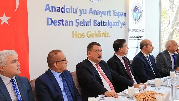 'Sönmeyen Kandiller' adlı program yoğun ilgi gördü
