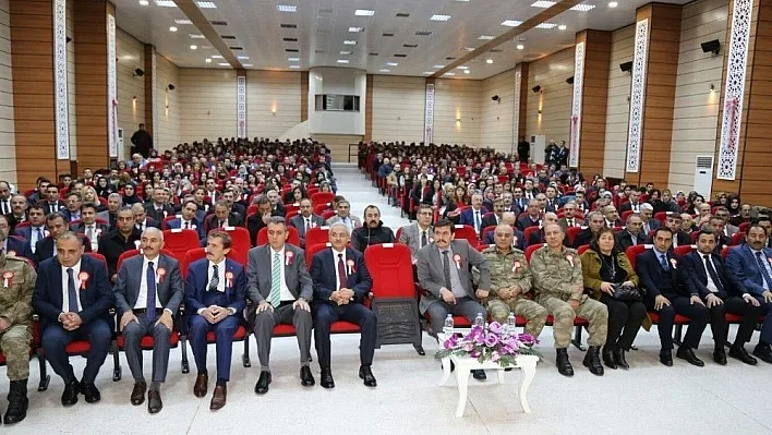 Erzincan da öğretmenler günü kutlandı
