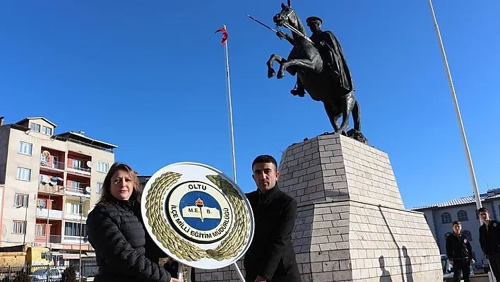Oltu'da Öğretmenler Günü kutlandı
