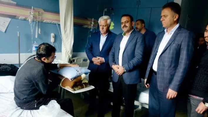 Başkanlardan kanser hastası Şahin'e ziyaret
