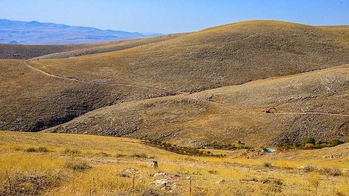 Büyükşehir Darende'de 3 km yeni yol açıyor
