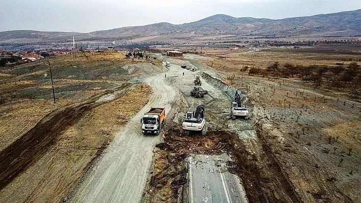 Başkan Çakır yol çalışmalarını yerinde inceledi
