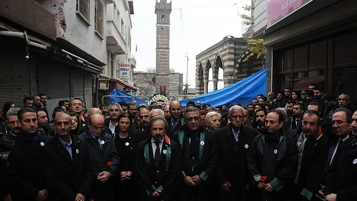 Tahir Elçi, ölümünün ikinci yılında vurulduğu yerde anıldı
