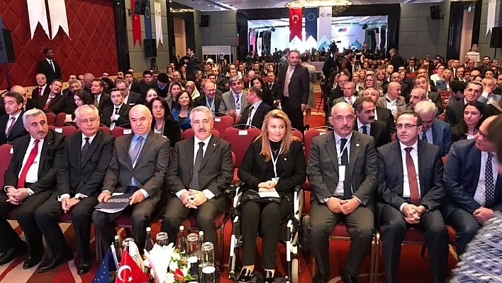 Ilıcalı 'Hükümetimiz hayal dahi edemeyeceğimiz projeleri gerçekleştirdi'
