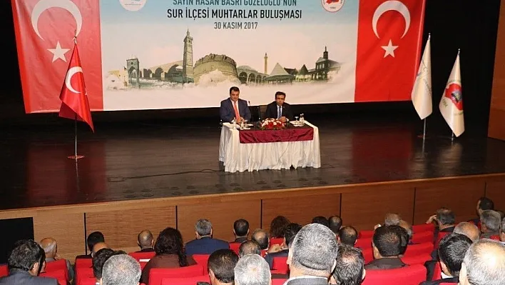 Vali Güzeloğlu Surlu muhtarlarla bir araya geldi
