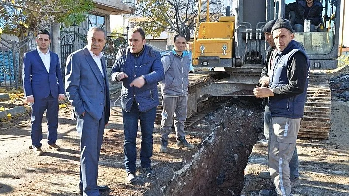 Başkan Özdemir yağmur suyu projesini inceledi
