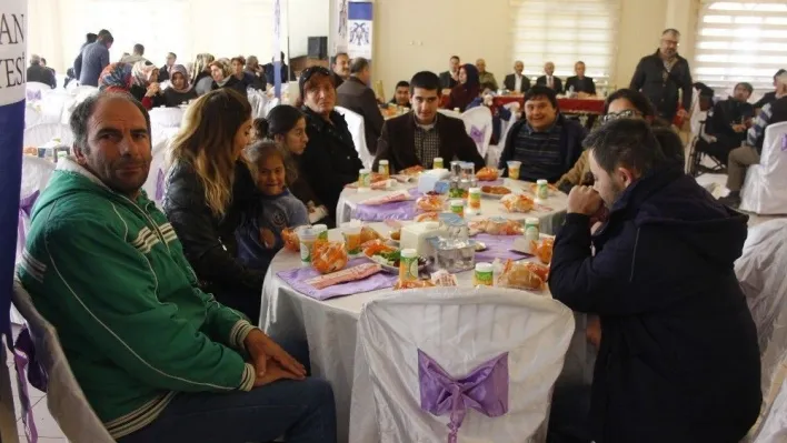 Erzincan'da engellilere tekerlekli sandalye dağıtıldı
