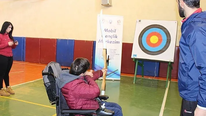 Mobil Gençlik Merkezim'le engelleri aştılar
