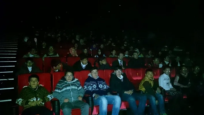 'Öğrenciler Sinema İle Buluşuyor' etkinliği Aşkale'de başladı
