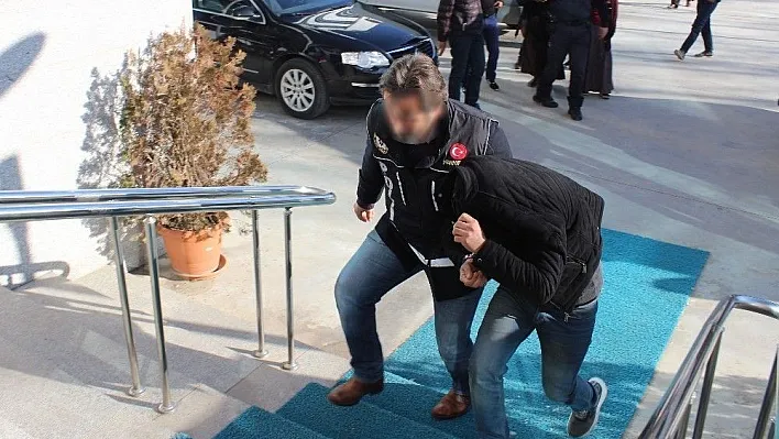 Narkotik polisi uyuşturucuya geçit vermiyor
