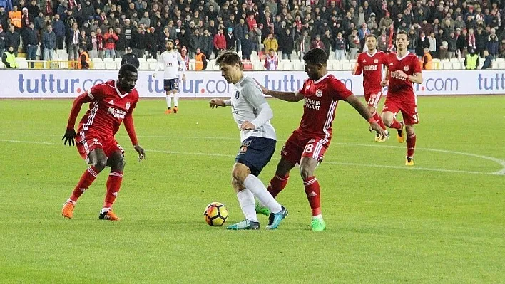 Süper Lig: DG Sivasspor: 1 - Medipol Başakşehir: 0 (Maç sonucu)
