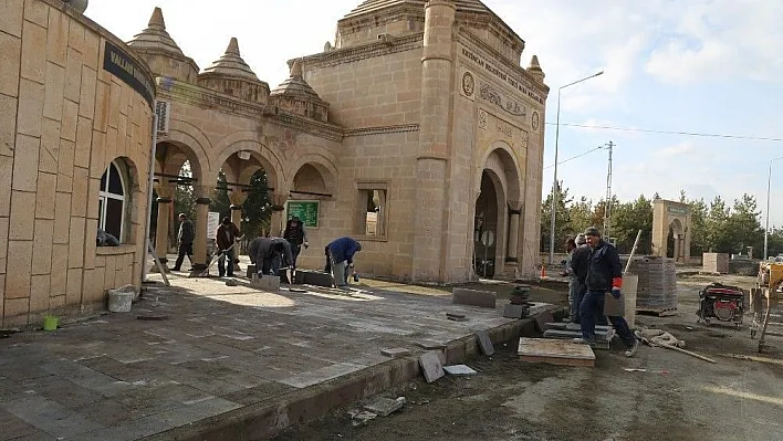 Terzibaba mezarlığında çevre düzenleme çalışmaları devam ediyor
