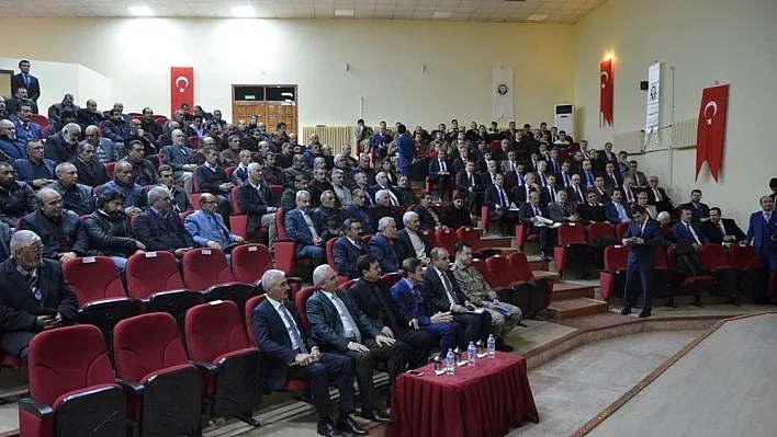 Vali Ali Arslantaş, Erzincan da ki merkeze bağlı mahalle ve köy muhtarları ile biraraya geldi
