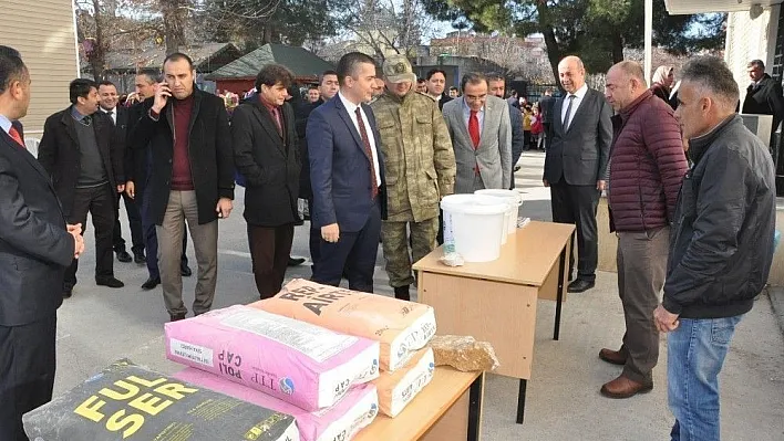 Gölbaşı ilçesinde Tutum Yatırım ve Türk Malları Haftası kutlandı
