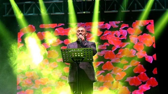 Adıyaman'da 'Gül Gecesi' düzenlendi
