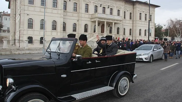Atatürk'ün, Sivas'tan Ankara'ya uğurlanışı canlandırıldı
