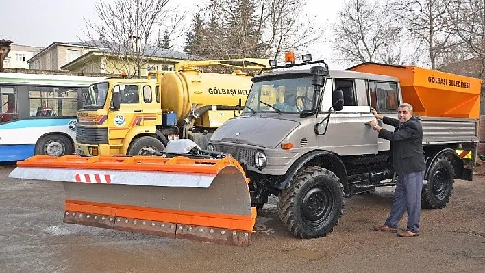 Gölbaşı Belediyesi kar küreme ve tuzlama aracı aldı
