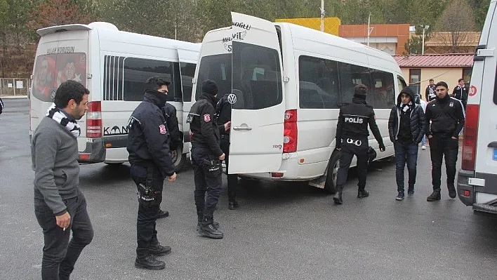 Beşiktaş taraftarı didik didik arandı
