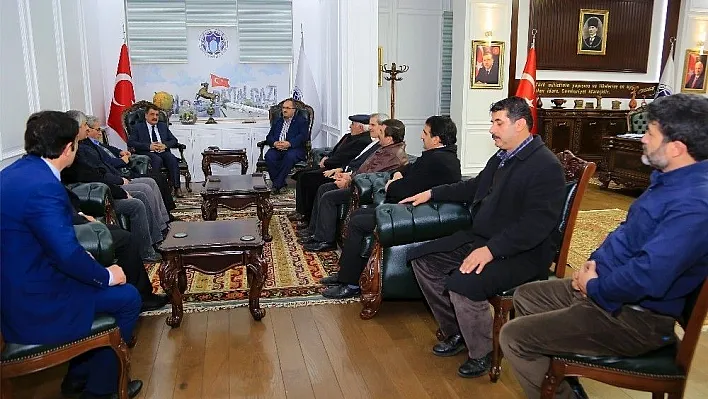 Gürkan muhtarları ağırladı
