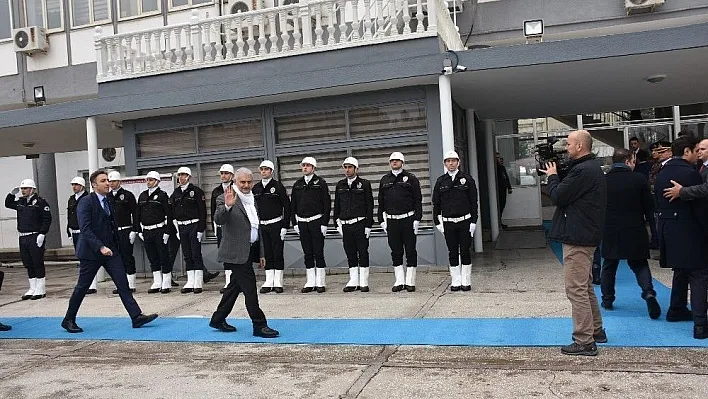 Başbakan Yıldırım Adıyaman Valiliğini ziyaret etti
