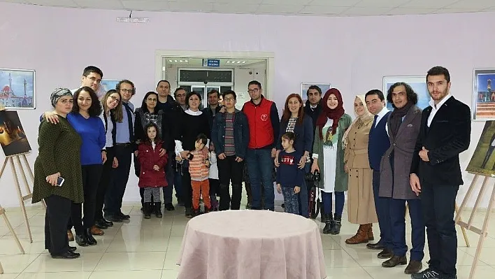 Yakutiye Gençlik Merkezi Fotoğraf Akademisi öğrencilerinden fotoğraf sergisi

