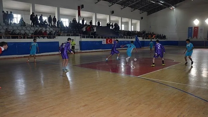 Futsalda yarı finale çıkan takımlar belli oldu
