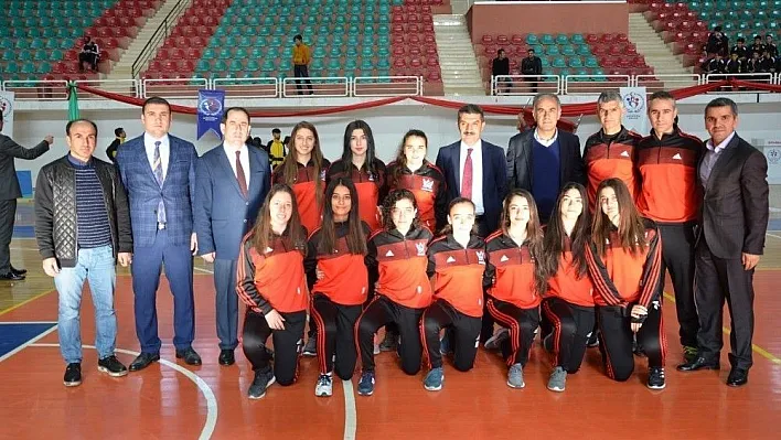 Diyarbakır'da futsalda grup müsabakaları başladı
