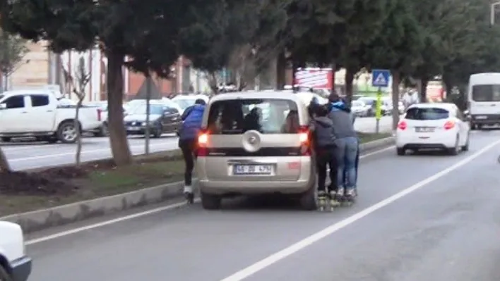 Patenli gençlerin trafikteki tehlikeli oyunu cezayla bitti
