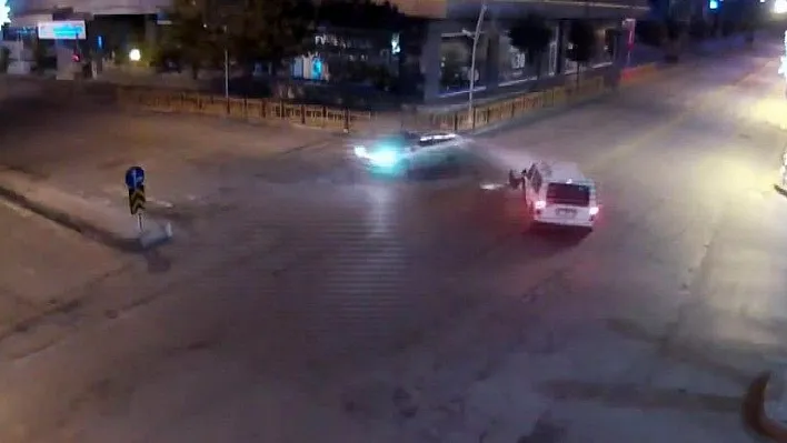 Erzurum'da trafik kazaları MOBESE'ye yansıdı
