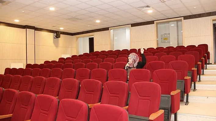 Tek kişiyle halk günü toplantısı

