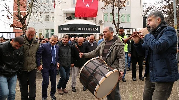 Tunceli'de davullu zurnalı 'Kadro' kutlaması