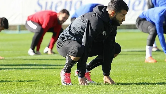 E.Yeni Malatyaspor'da yeni transferler kampa katıldı
