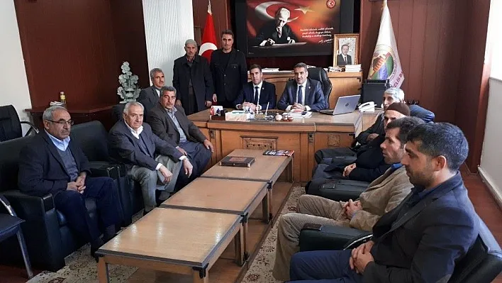 Köy muhtarları İl Genel Meclis Başkanıyla görüştü
