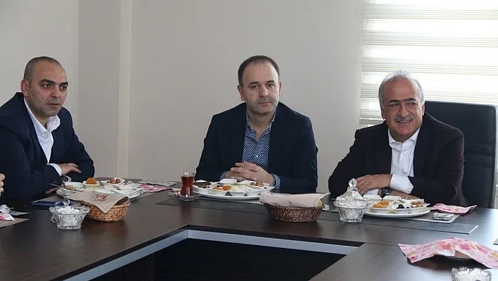 Rektör Çomaklı PERDER'i ziyaret etti
