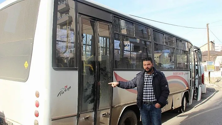 Halk otobüsünün elektrik devresini keserek bozuk para çaldılar
