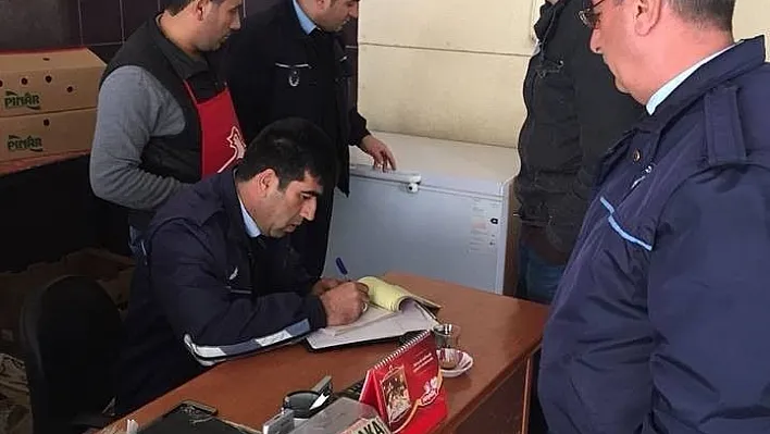 Zabıta ekipleri hijyen denetimlerini sürdürüyor
