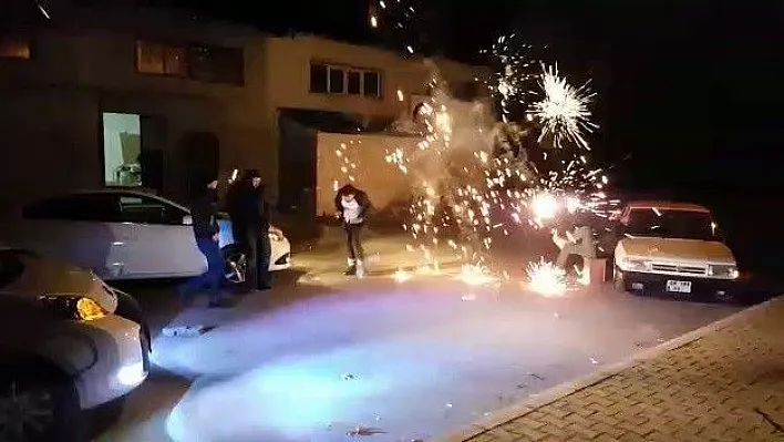 Eğlenmek için havai fişek patlattılar, büyük tehlike atlattılar
