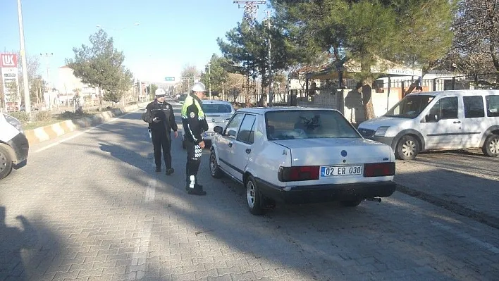 Gölbaşı ilçesinde asayiş ve trafik uygulamaları devam ediyor
