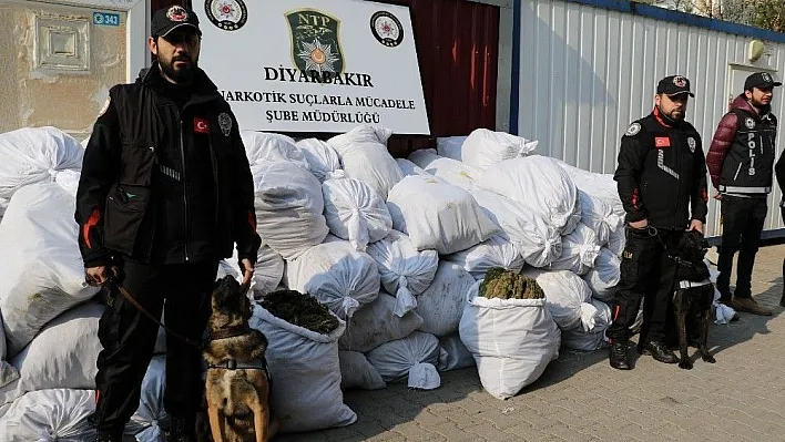 Diyarbakır'da 1 ton 38 kilogram uyuşturucu ele geçirildi
